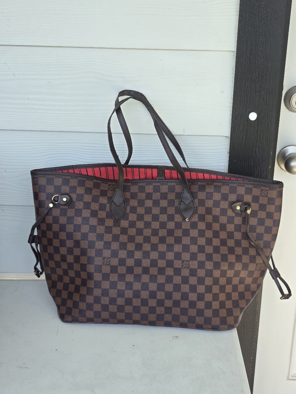 Louis Vuitton Damier Ebene Neverfull MM Brown Tote Bag Red Articles de Voyage